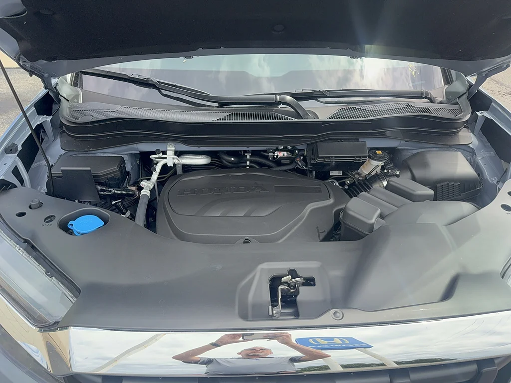 New 2026 Sonic Gray Pearl Honda RTL image 16
