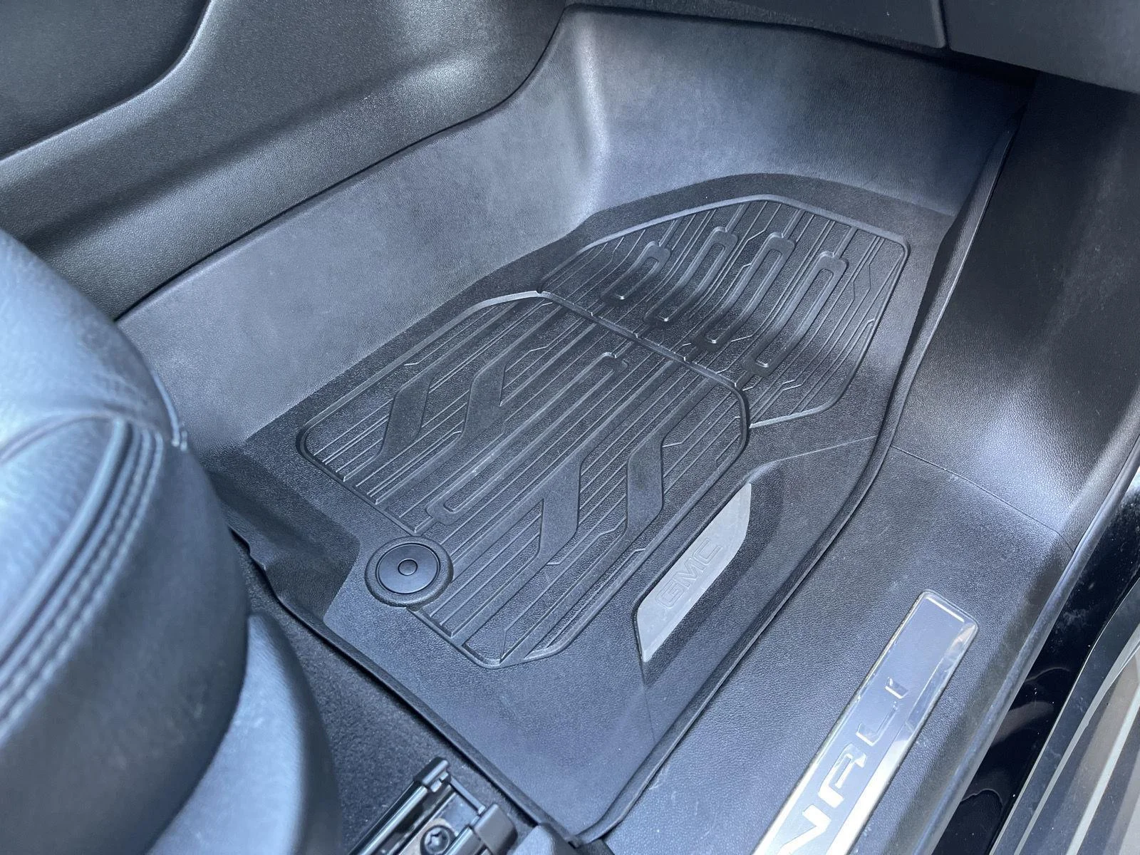 Used 2022 Onyx Black GMC Denali image 38