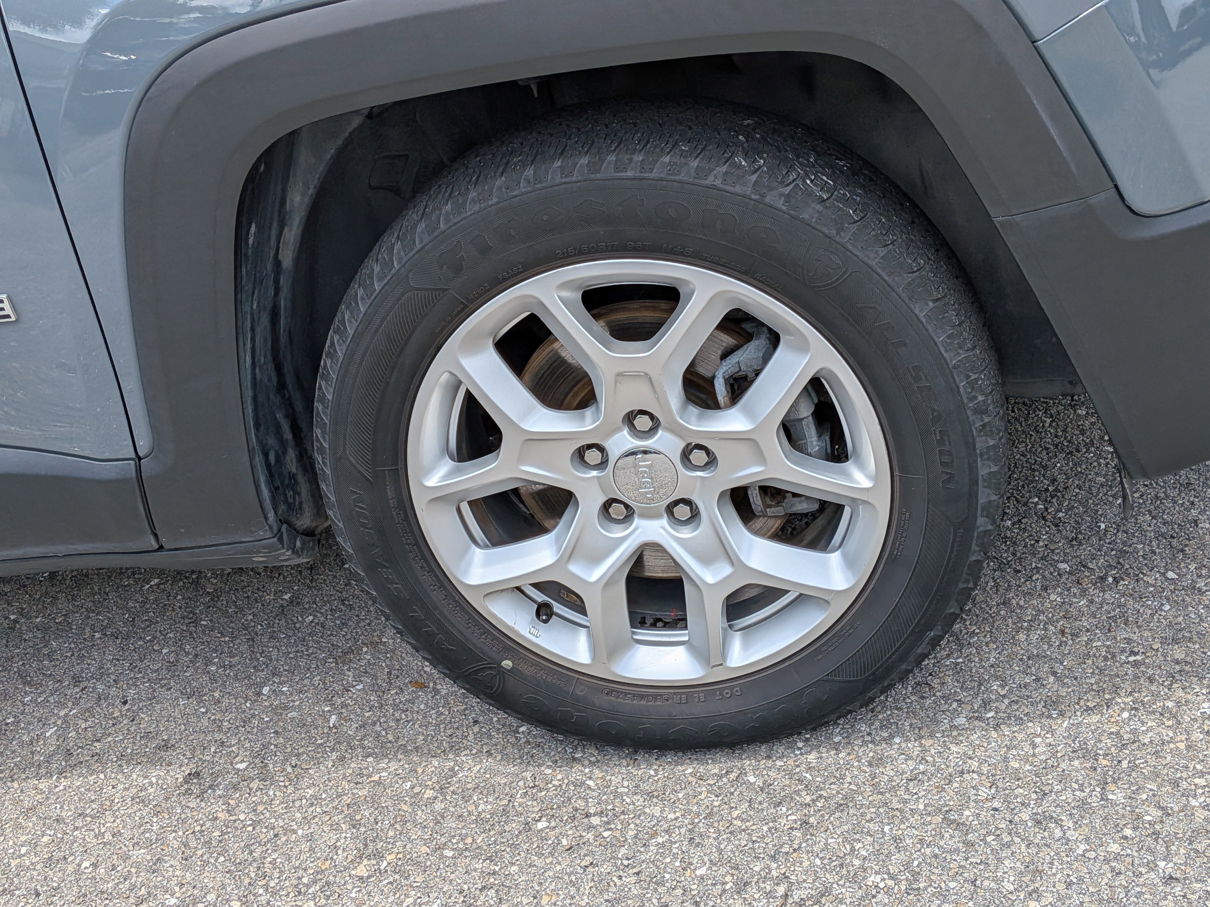 Used 2018 Anvil Jeep Latitude image 11
