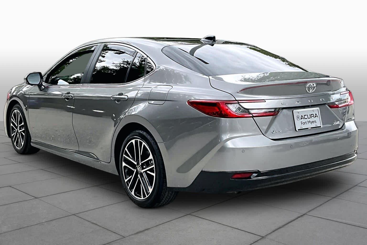 Used 2025 Heavy Metal Toyota XLE image 12