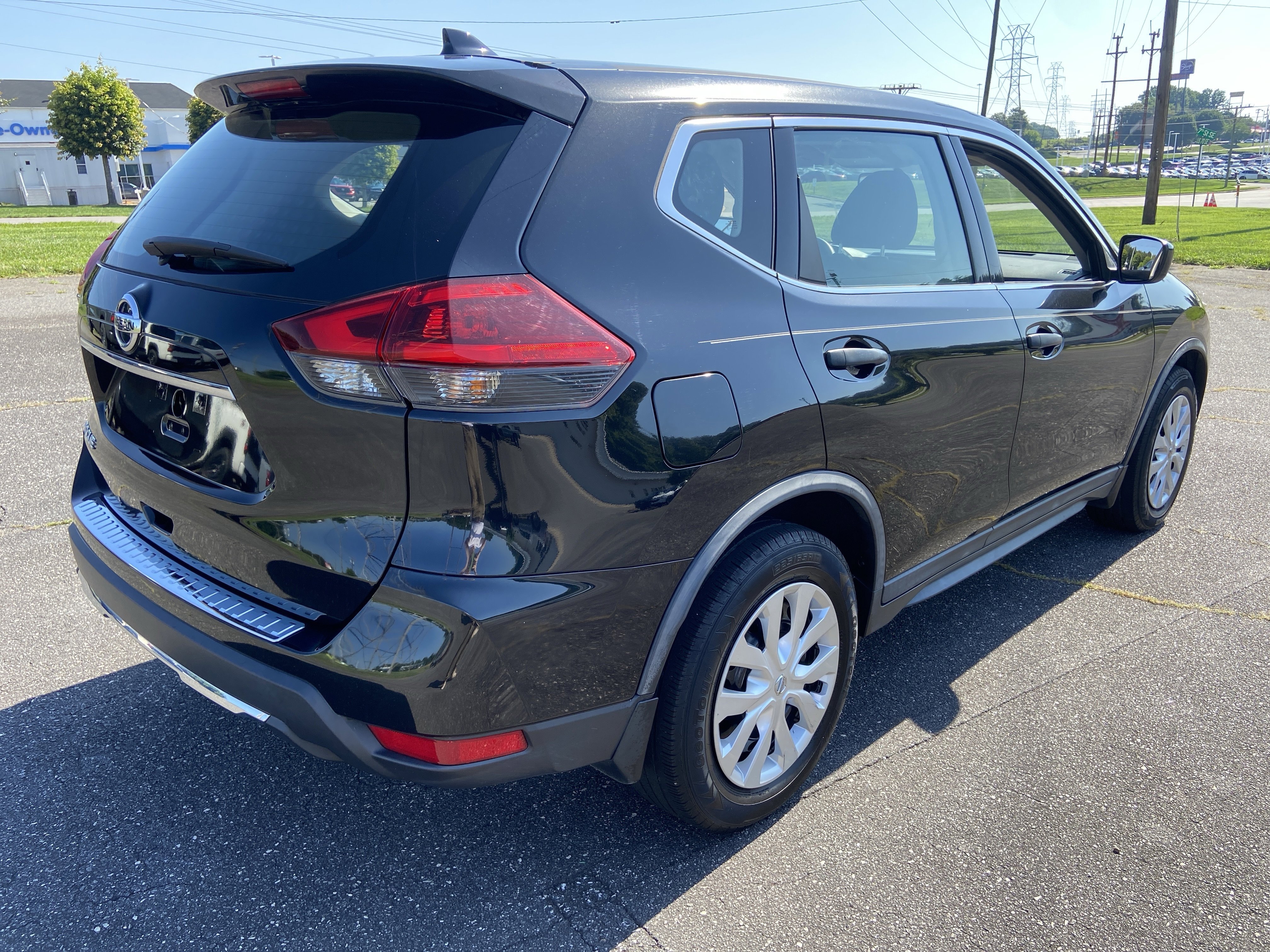 Used 2018 Magnetic Black Nissan S image 5