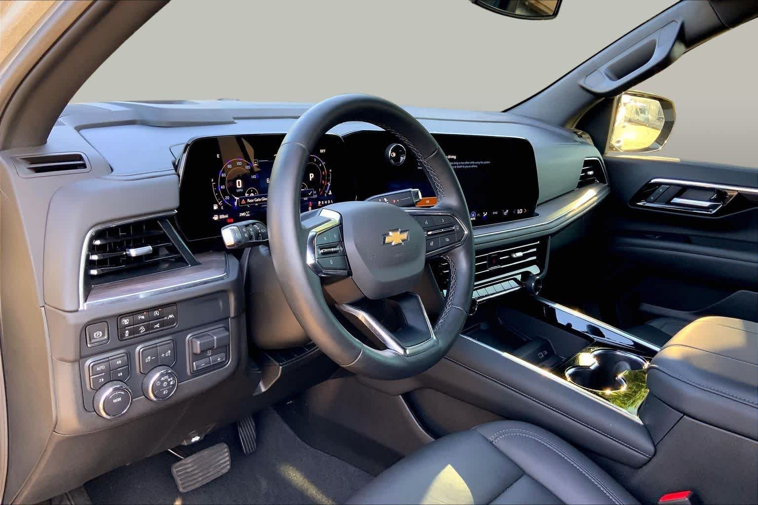 Used 2025 Sterling Gray Metallic Chevrolet LT image 17