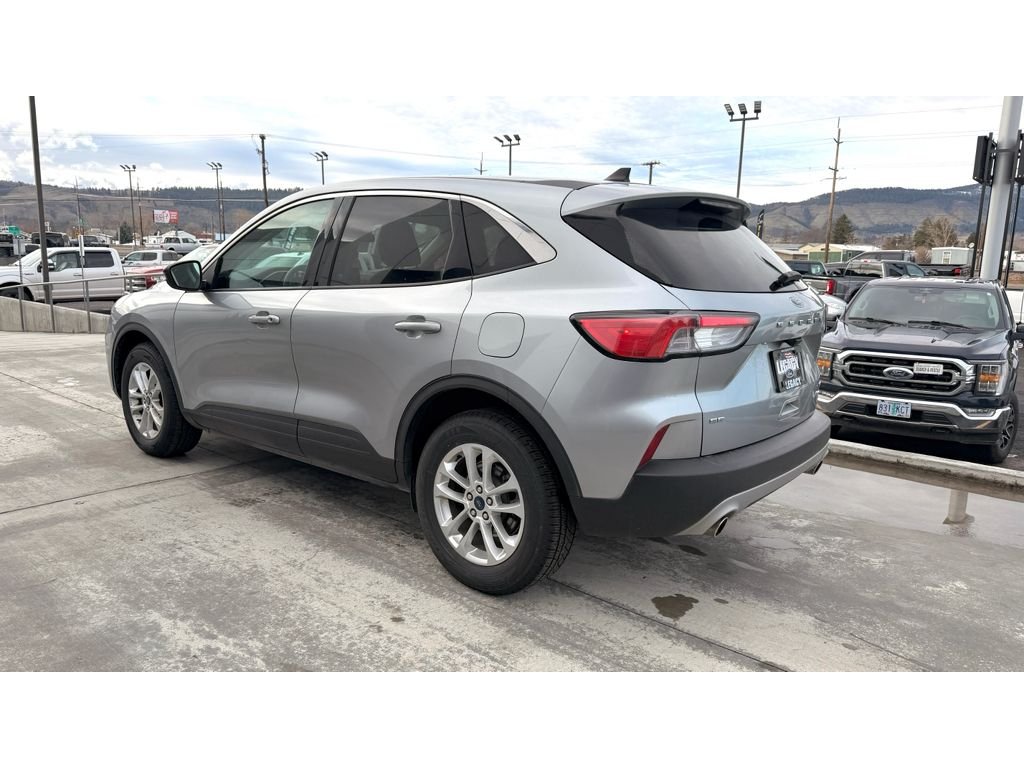 Used 2021 Silver Ford SE image 7