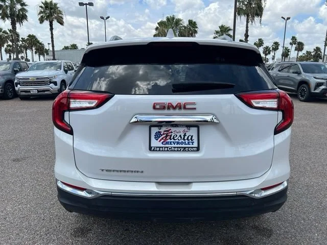 Used 2023 White Frost Tricoat GMC SLT image 6
