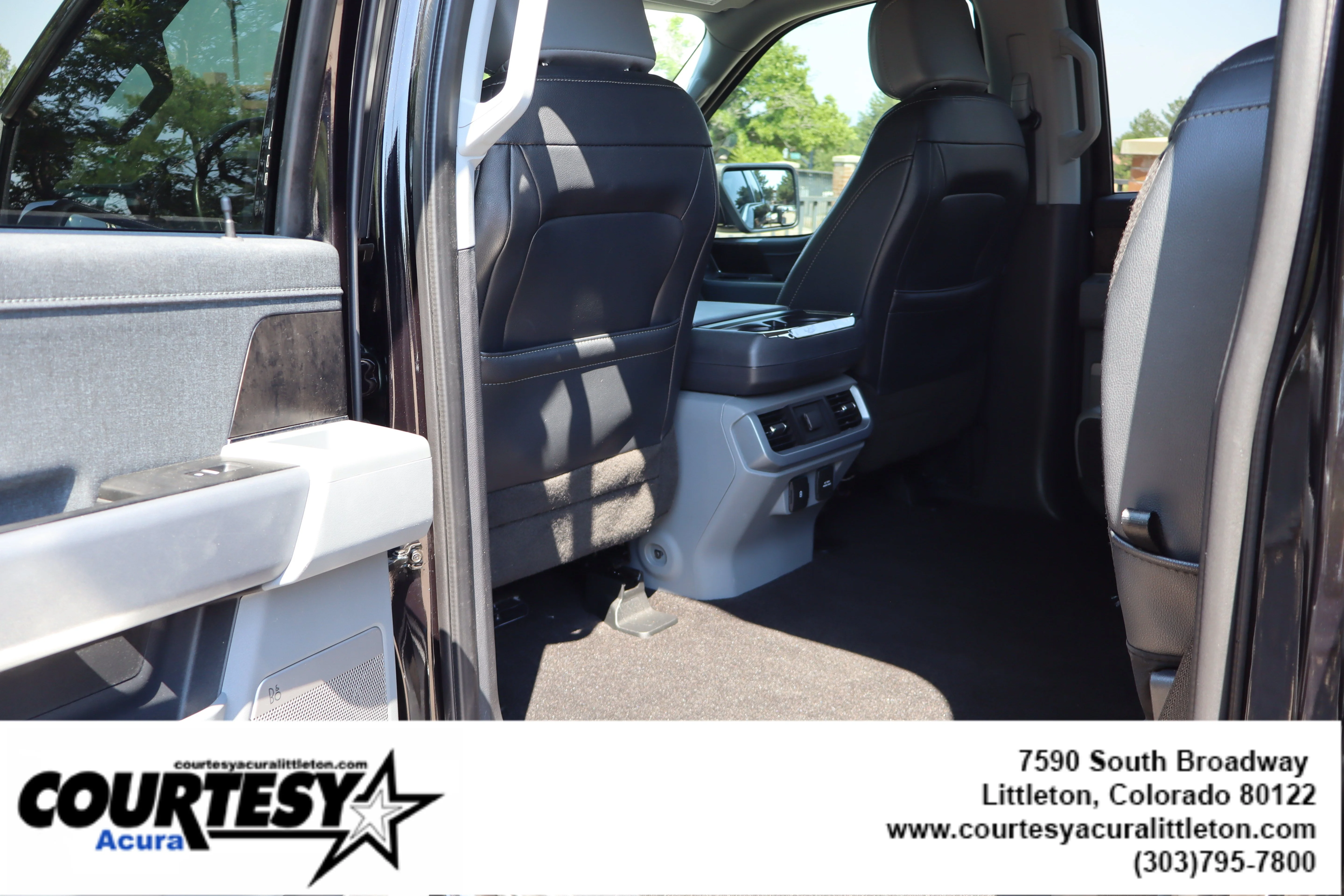 Used 2022 Black Ford LARI image 25