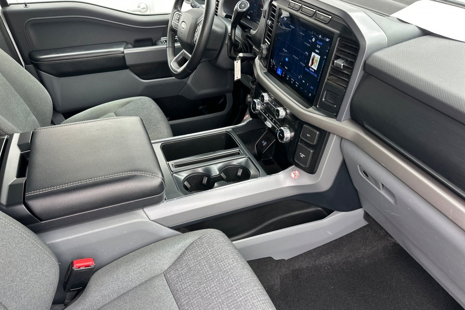 Used 2024 White Ford XLT image 15