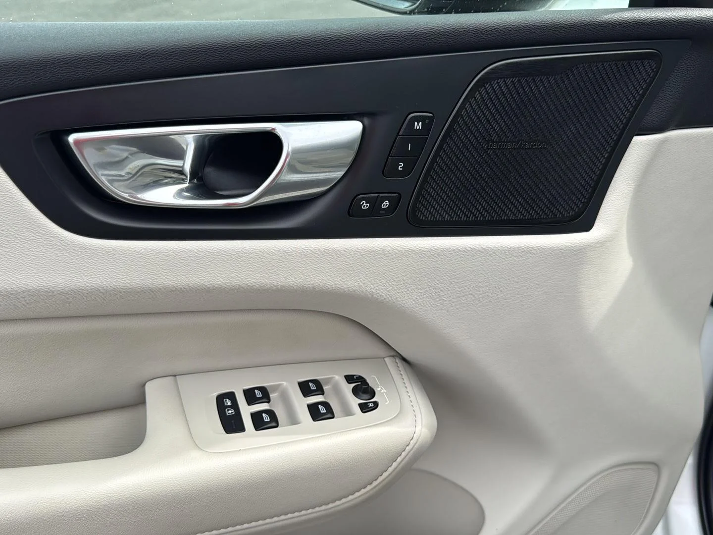 2023 Volvo XC60 Ultimate - Photo 23
