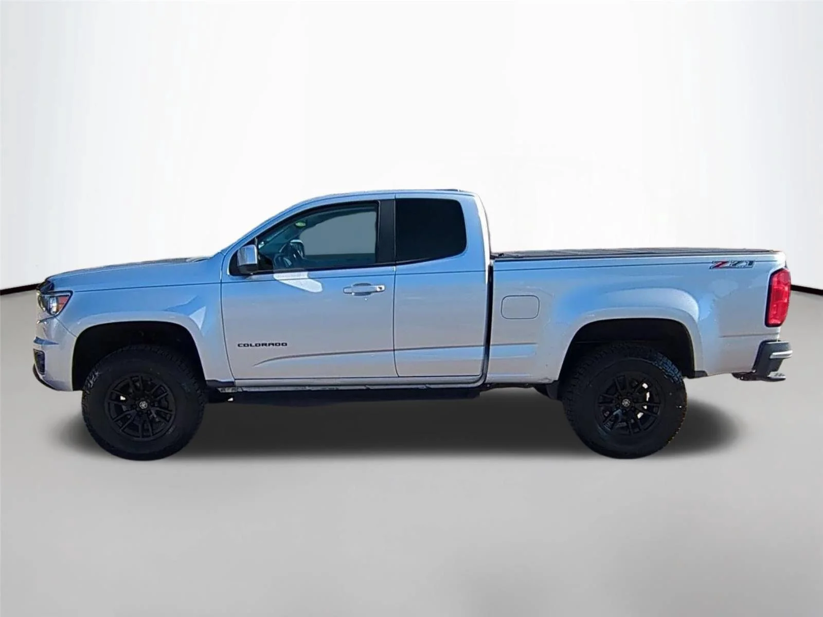 Used 2017 Summit White Chevrolet 4WD Z71 image 2