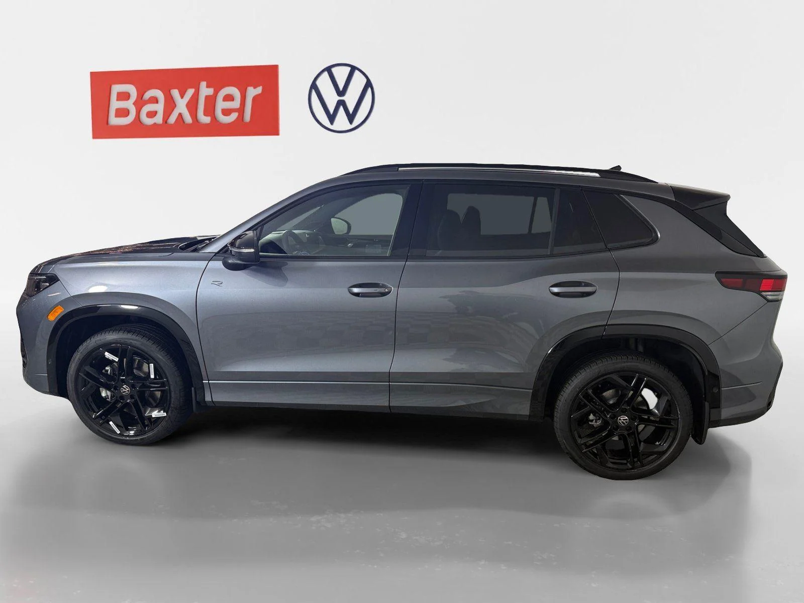 New 2026 platinum gray metallic Volkswagen SE R-Line Black image 4