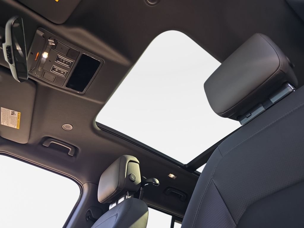 New 2026 Carpathian Grey Land Rover X-Dynamic SE image 32