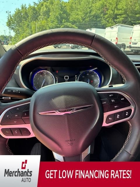 Used 2025 White Chrysler Select image 12