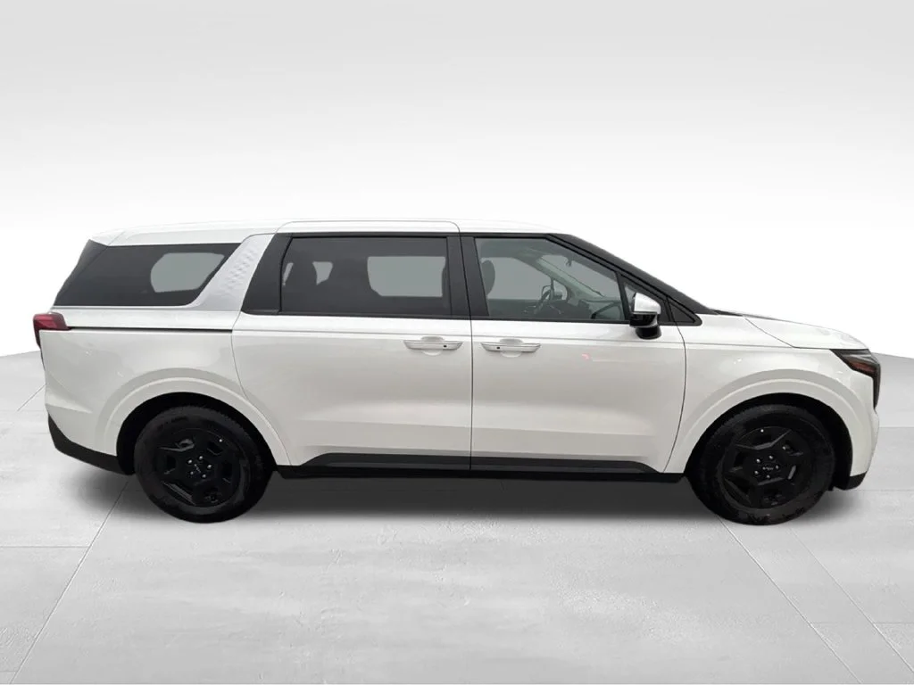 Certified Used 2026 White Kia LXS image 7