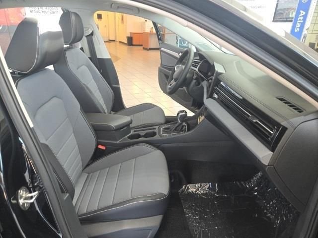 2025 Volkswagen Jetta SE - Photo 14