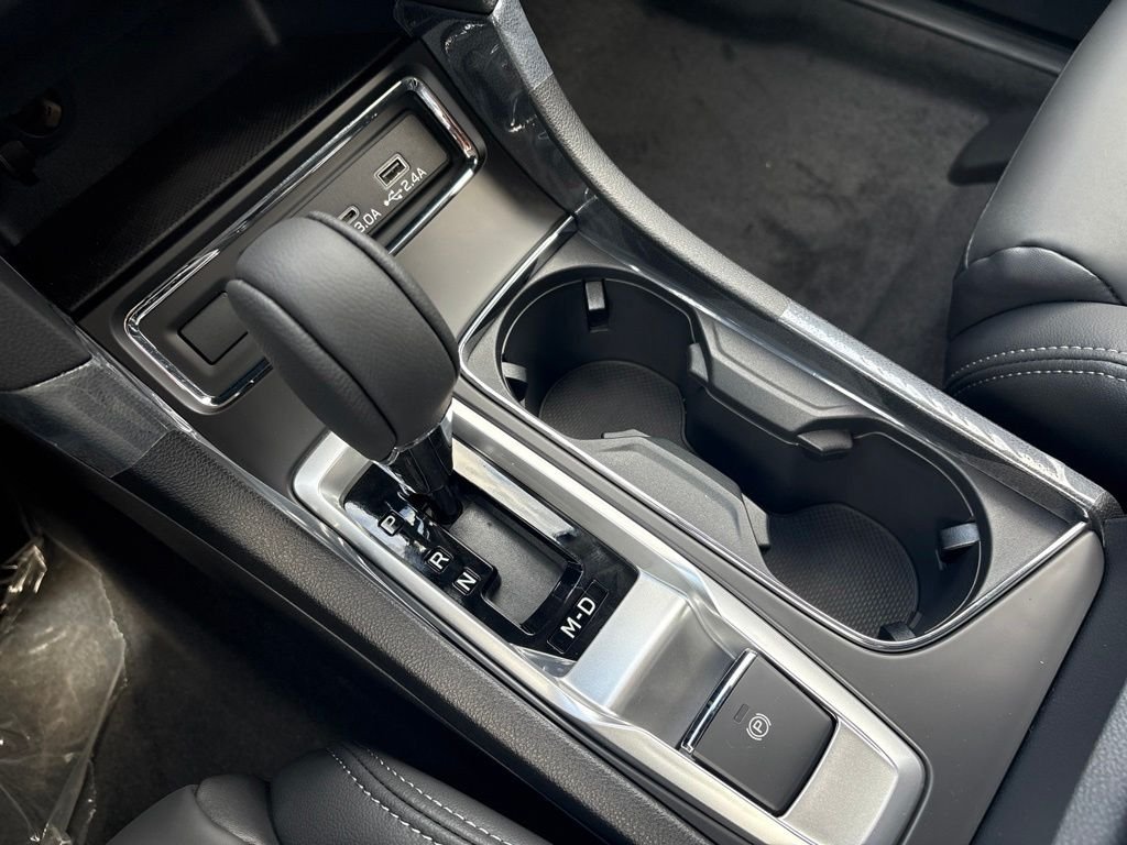 New 2027 CRYSTAL WHITE PEARL Subaru Premium 7-Passenger image 20