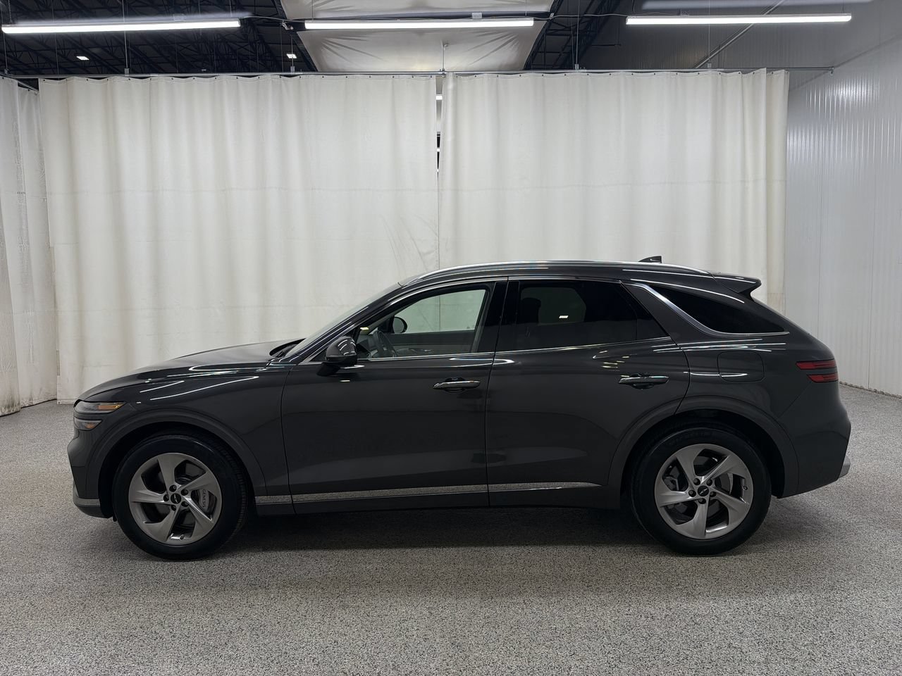 Certified Used 2026 Makalu Gray Genesis 2.5T Select image 6