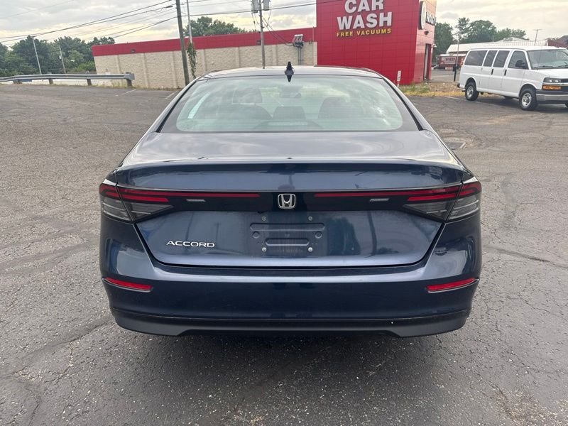 Used 2023  Honda EX image 6