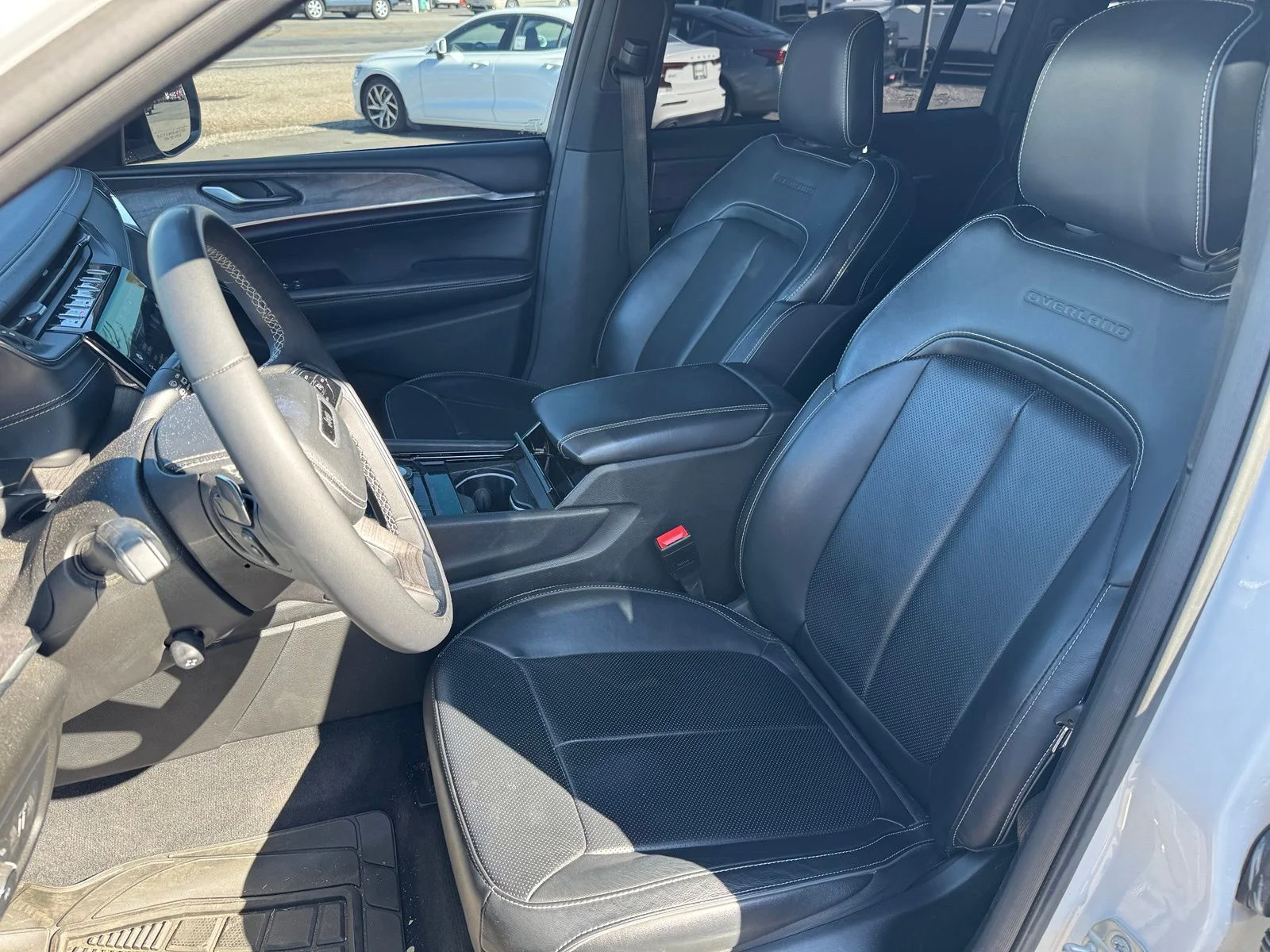 Used 2024 White Jeep Overland image 6