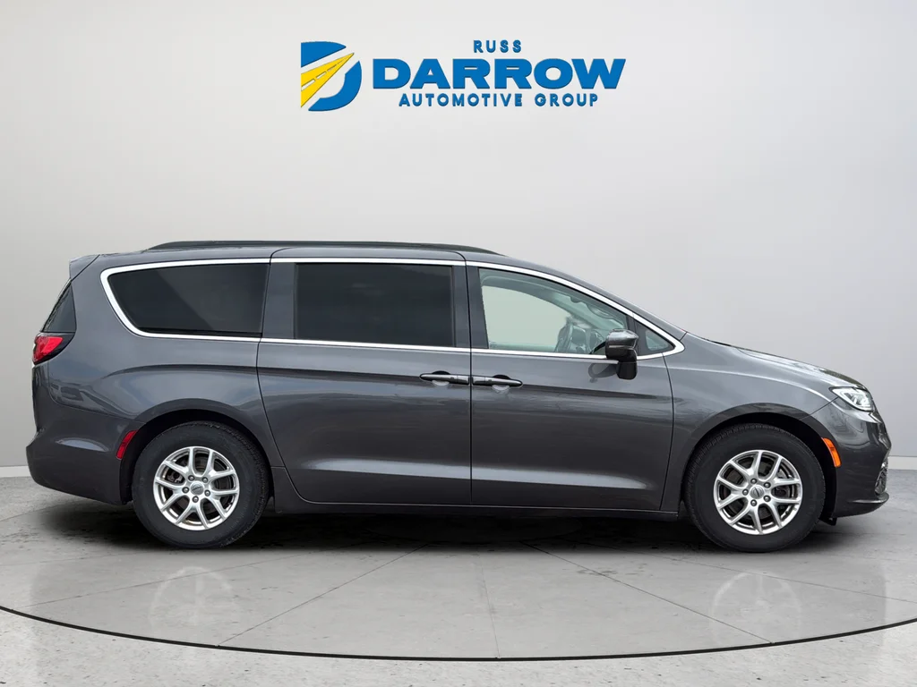 Used 2022 Gray Chrysler Touring L image 18