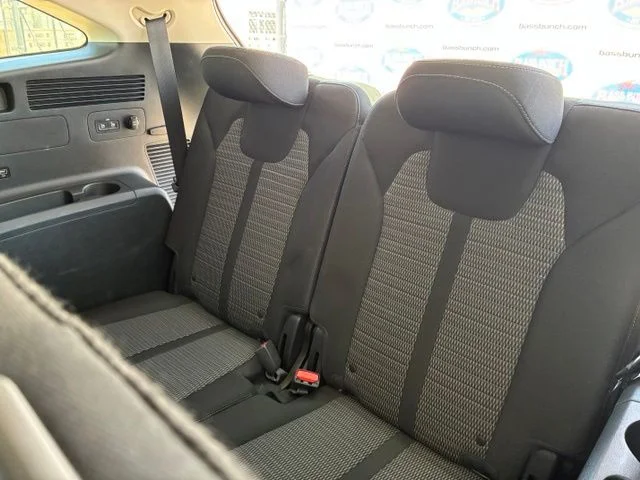 Used 2022 Gravity Gray Kia LX image 10