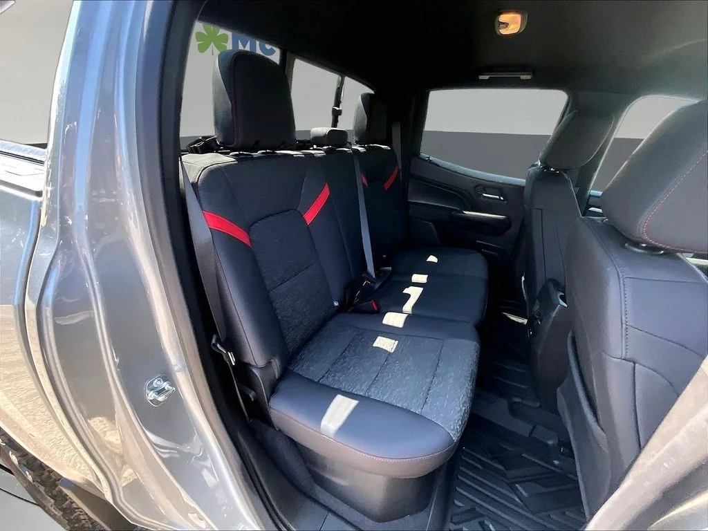 Used 2024 Gray Chevrolet Z71 image 28