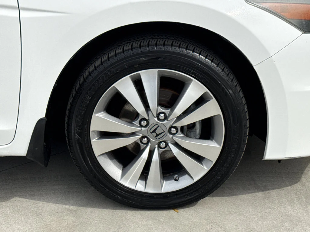 Used 2011 Taffeta White Honda LX-S image 11