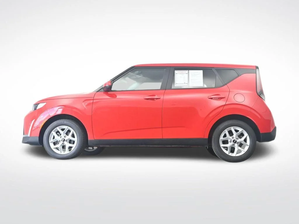 Used 2025 Red Kia LX image 38