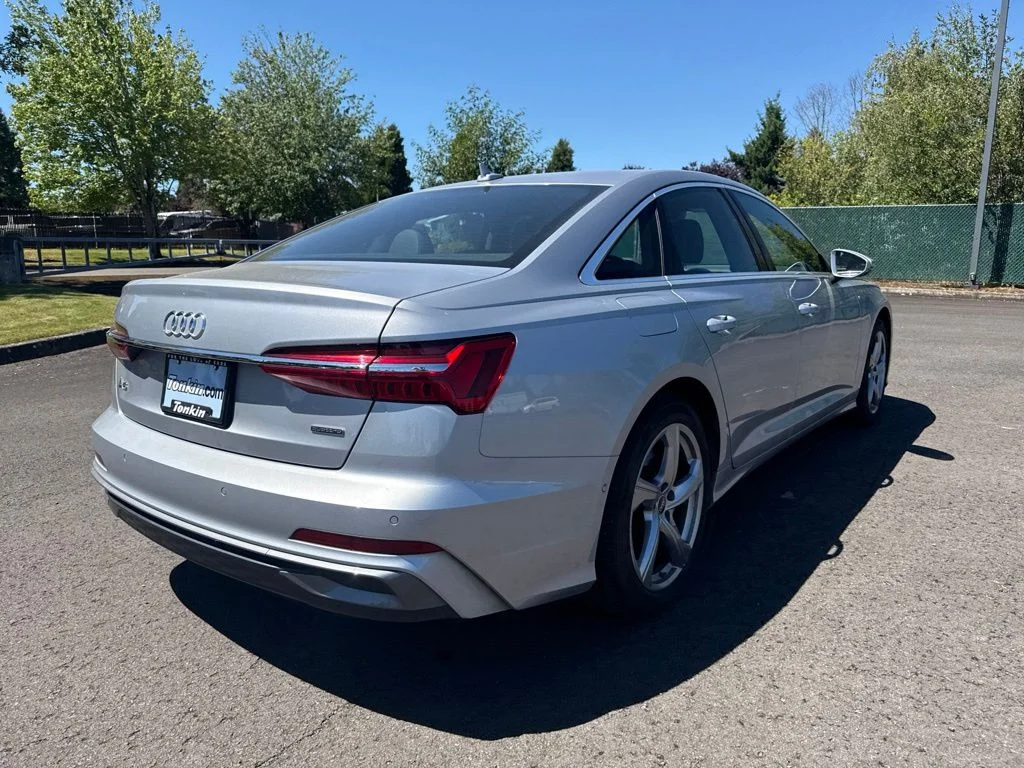 Used 2024 Florett Silver Metallic Audi S line 55 Premium Plus image 7