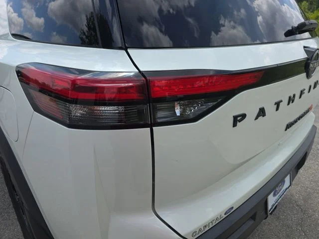 Used 2023 White Nissan Rock Creek image 34