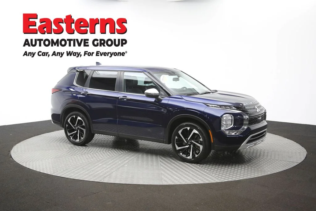 Used 2023 Blue Mitsubishi SE image 48