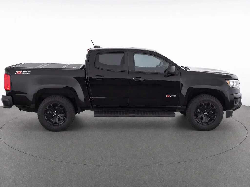 Used 2017 Black Chevrolet Z71 image 8