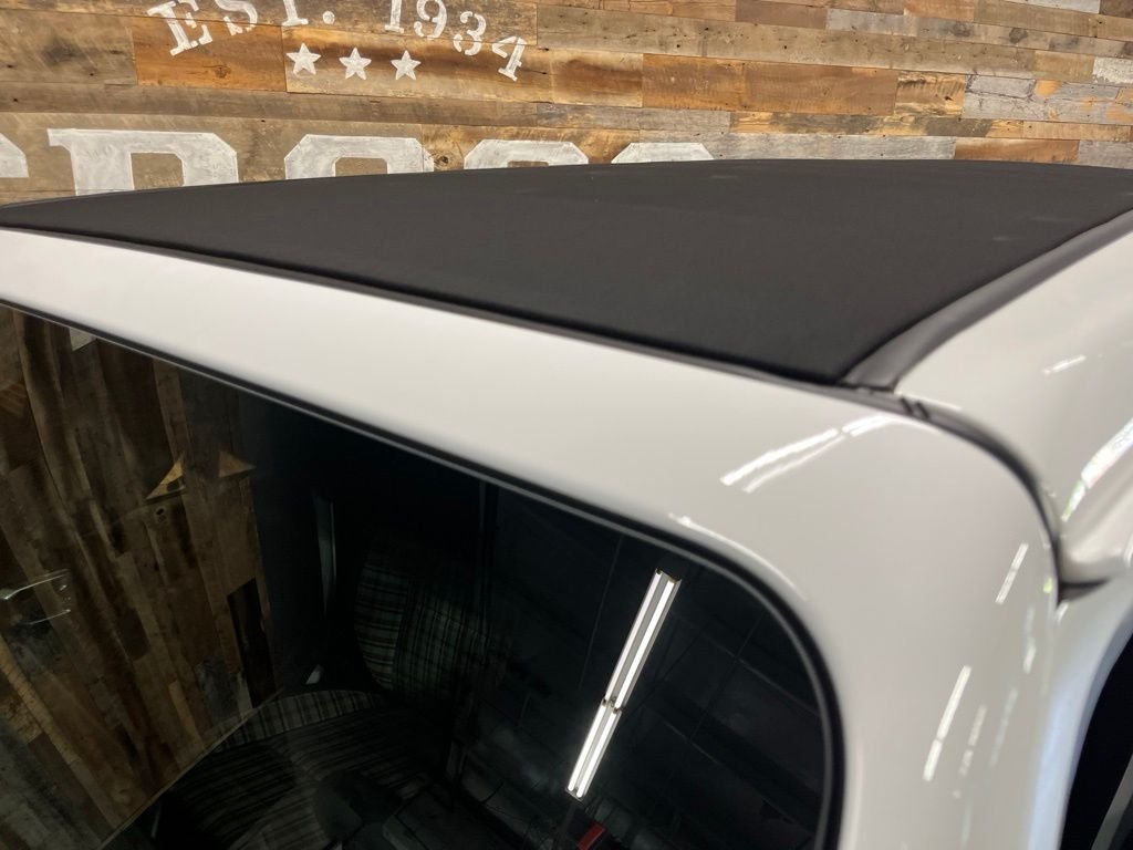 New 2026 Bright White Clear-Coat Exterior Paint Jeep 85th Anniversary Edition image 4