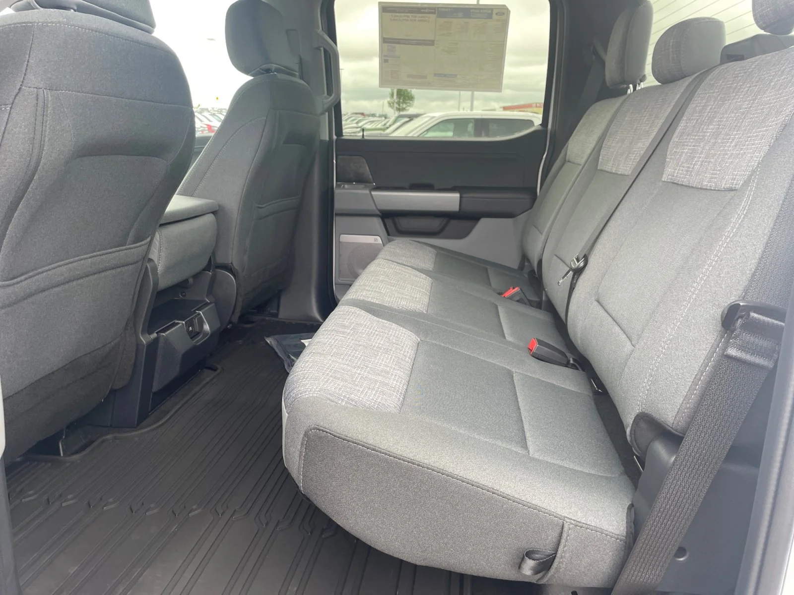 New 2026 Oxford White Ford XLT image 17