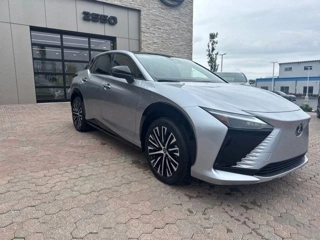 New 2026 Iridium Lexus 450e Premium image 4
