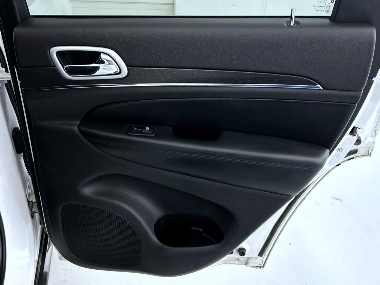 Used 2018 White Jeep Limited image 17