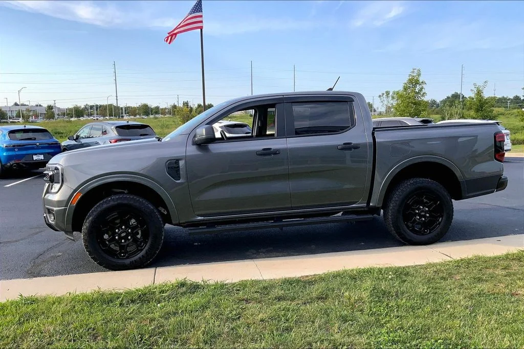 Used 2025 Gray Ford XLT image 12