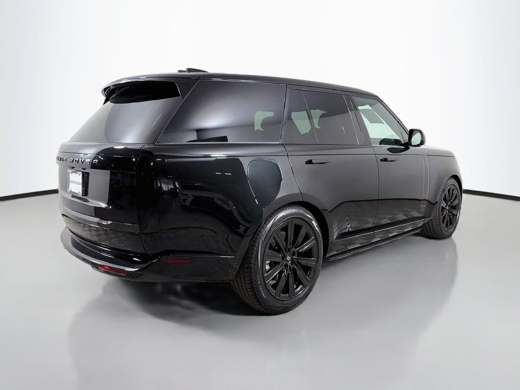 New 2027 Santorini Black Land Rover SE image 5