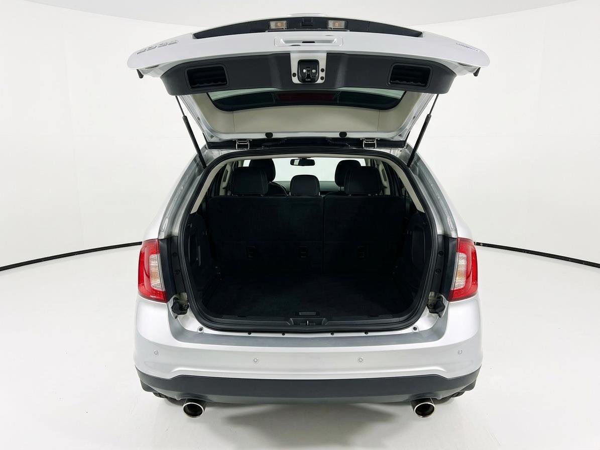Used 2013 Ingot Silver Metallic Ford SE image 10