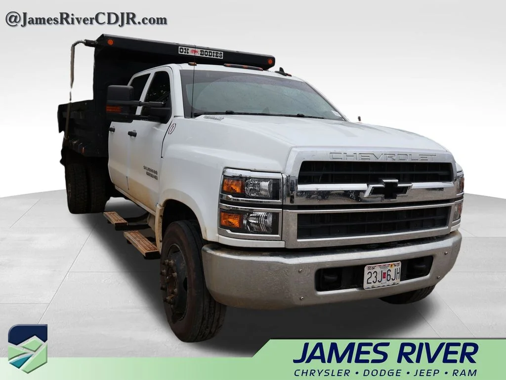 Used 2022 White Chevrolet 1WT image 13