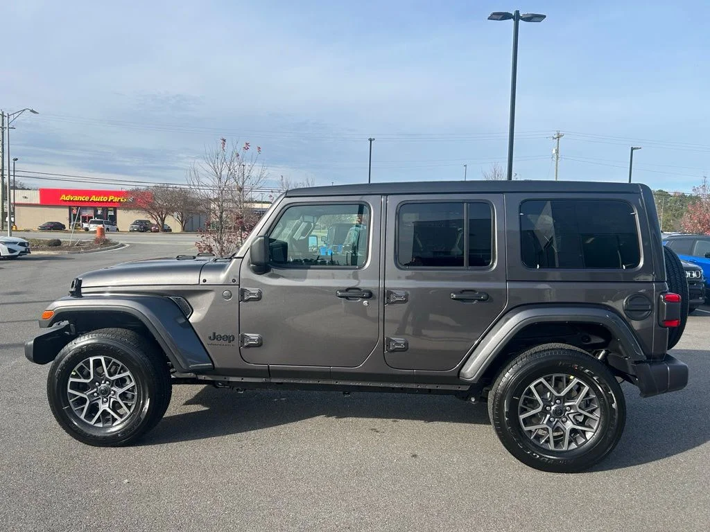 2026 Jeep Wrangler 4-Door Sahara - Photo 8