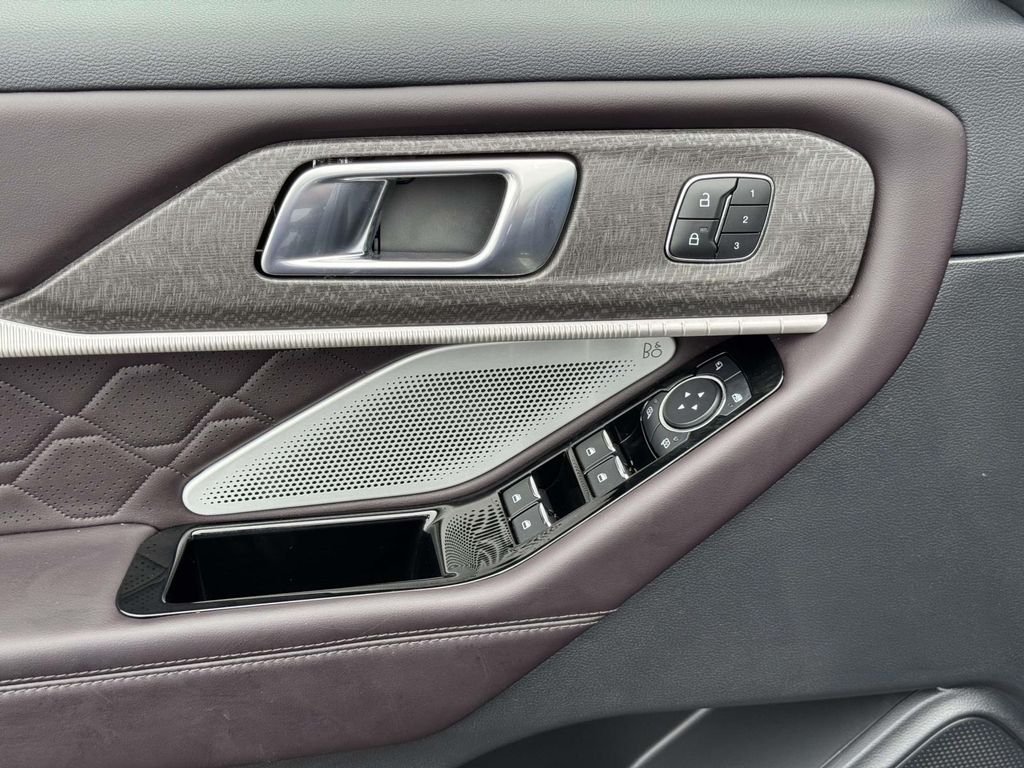Used 2026 Gray Ford Platinum image 19