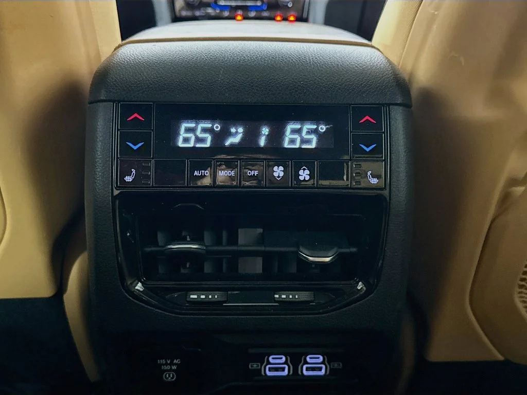 Used 2023 White Jeep Summit image 32
