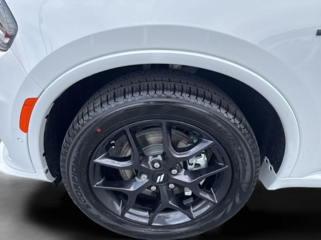 New 2026 White Knuckle Clear-Coat Exterior Paint Dodge GT Plus HEMI V8 image 27
