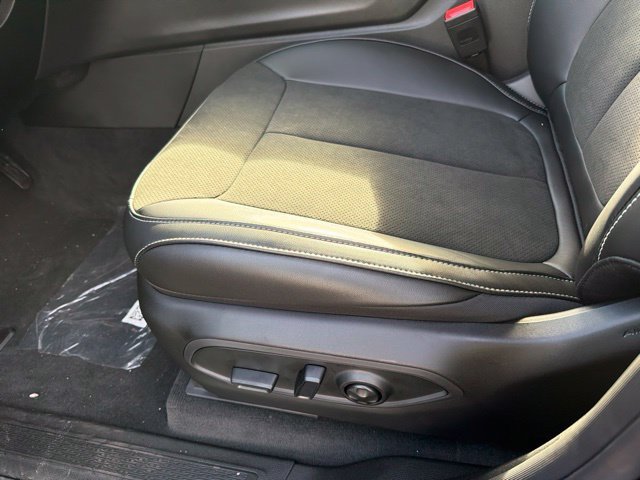 New 2027 High-Gloss Black Paint Jeep Laredo Altitude image 12