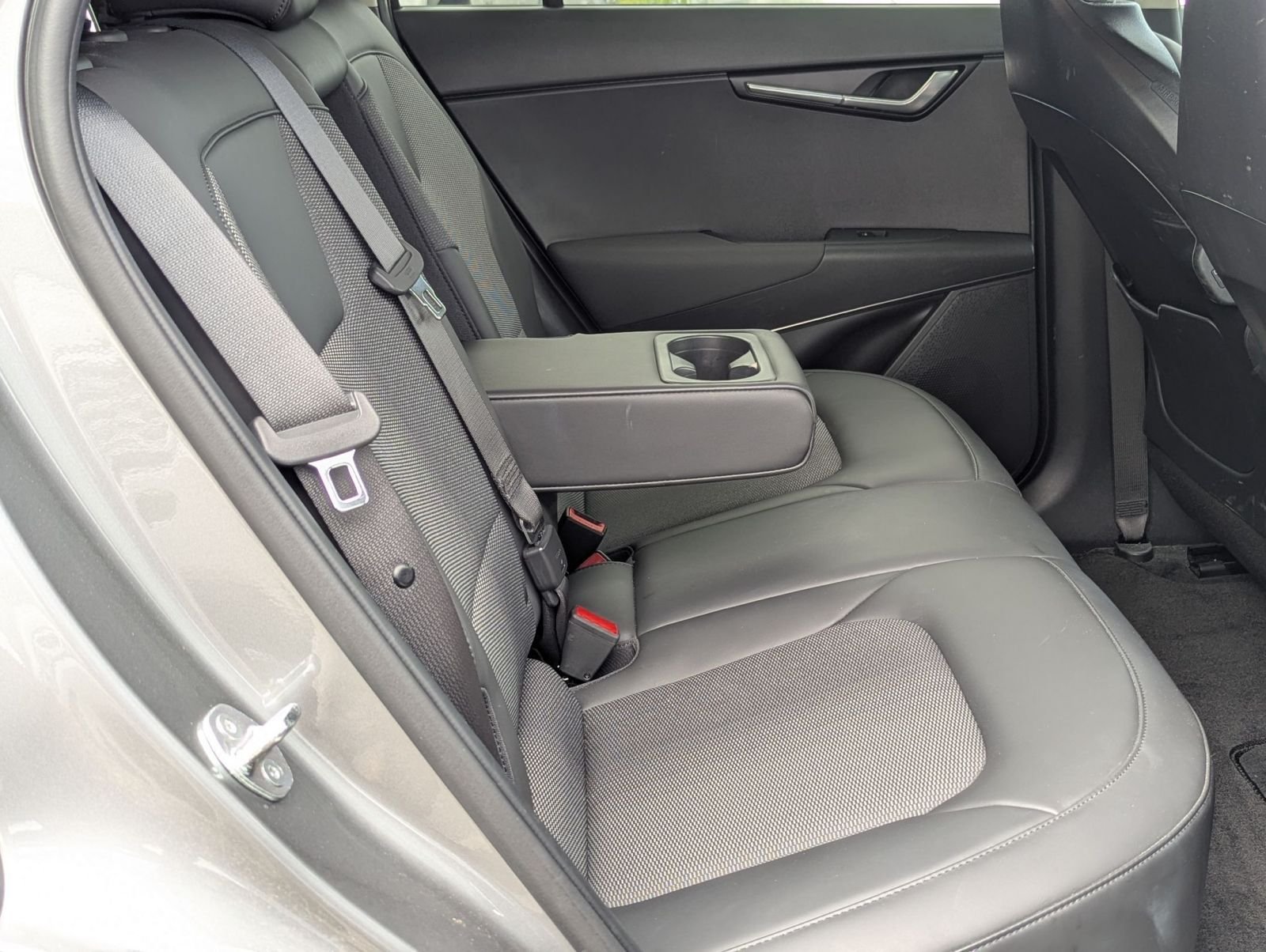 Used 2024 Gray Kia Wind image 23