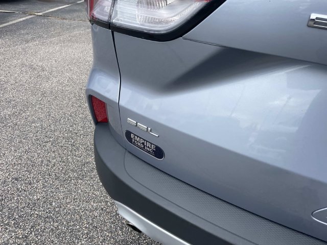 Used 2022 Blue Ford SEL image 5