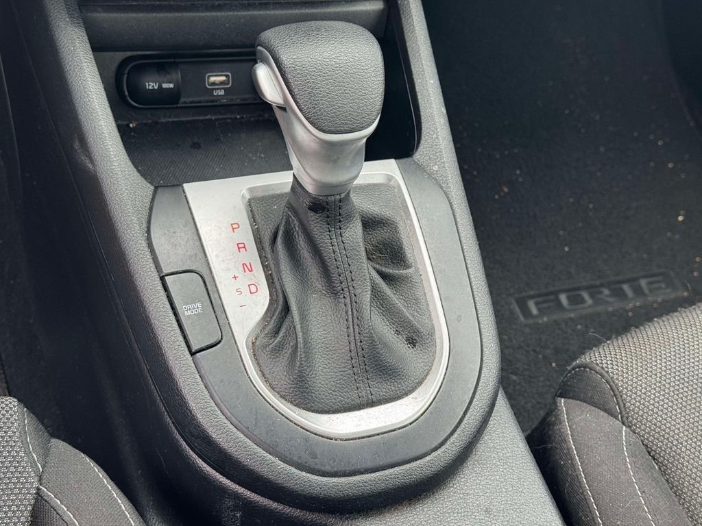Used 2023 Gray Kia LXS image 27