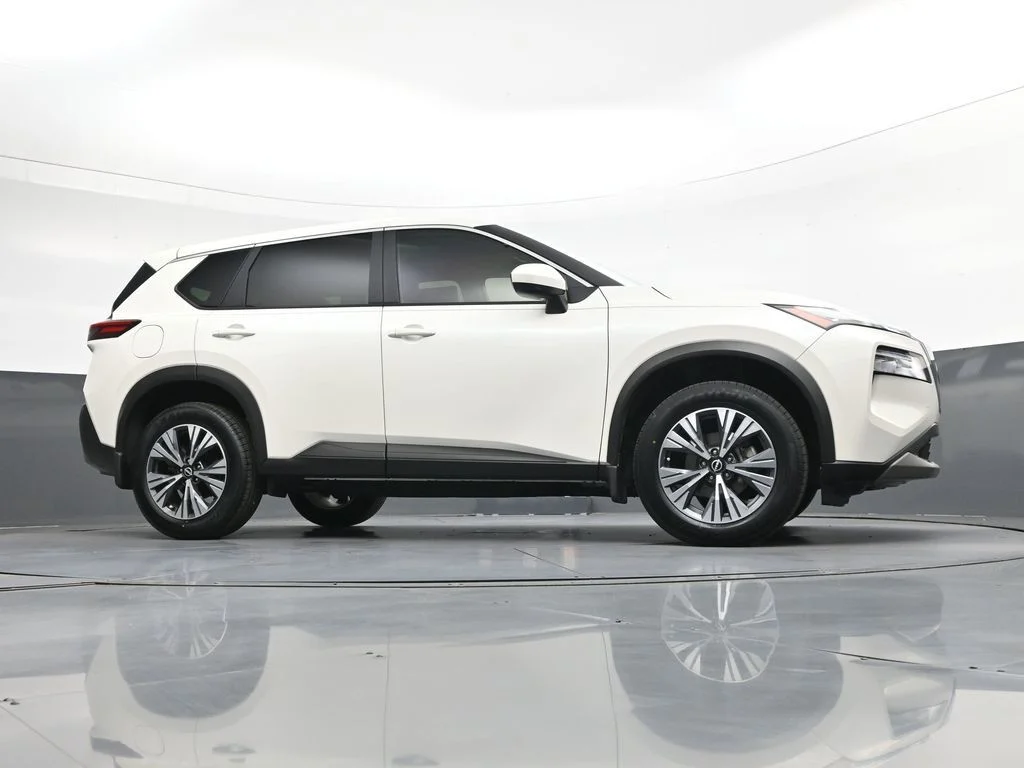 Used 2023 White Nissan SV image 35