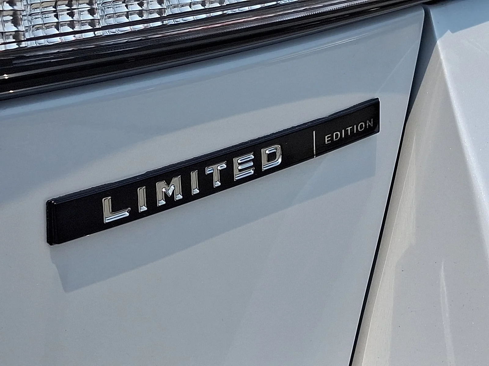 New 2026 White Mitsubishi 2.0 LE image 21