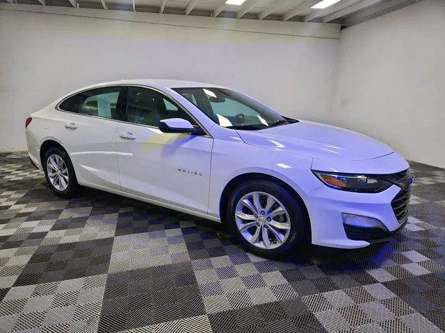 Used 2025 White Chevrolet LT image 8