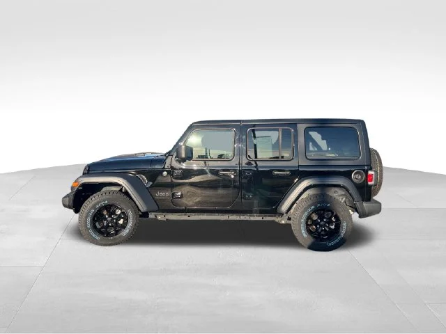 Used 2024 Black Jeep Sport S image 3